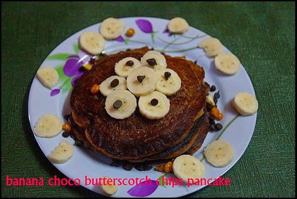 banana-choco-butterscotch-chips-pancakekids-recipes.73380.jpg