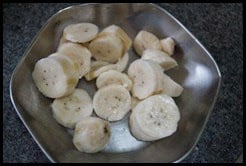 banana-choco-butterscotch-chips-pancakekids-recipes.73368.jpg